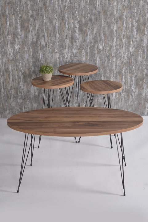 Set di tavolini con gambe a filo metallico
