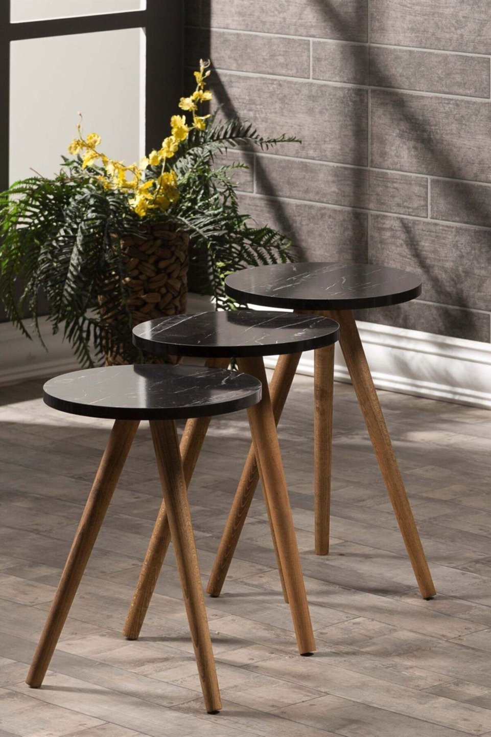 Nesttafels met gedraaide poten 2