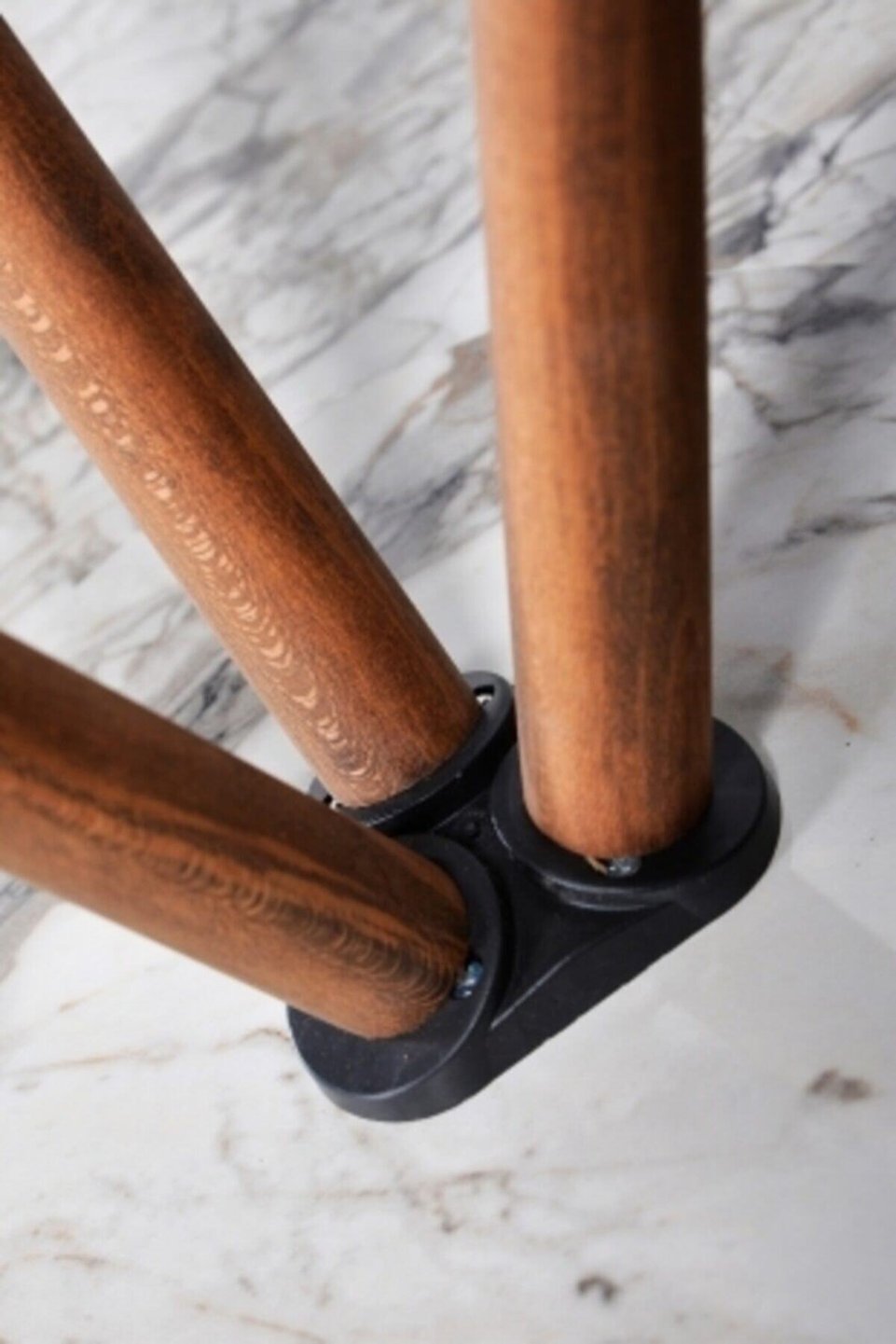 Tisch-Set mit gedrechselten Hainbuchenbeinen 8