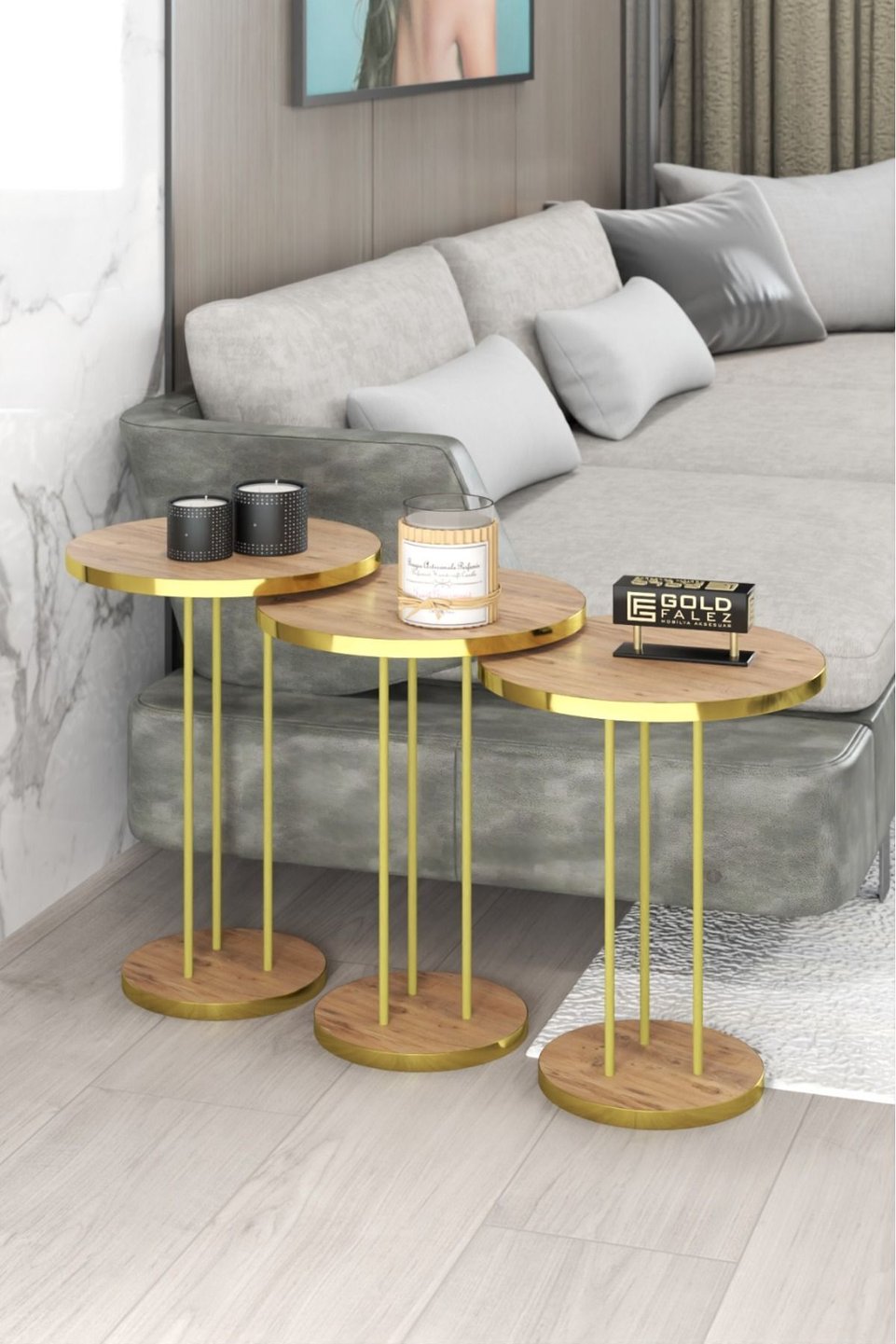 Satztische mit goldenen Metallbeinen 2