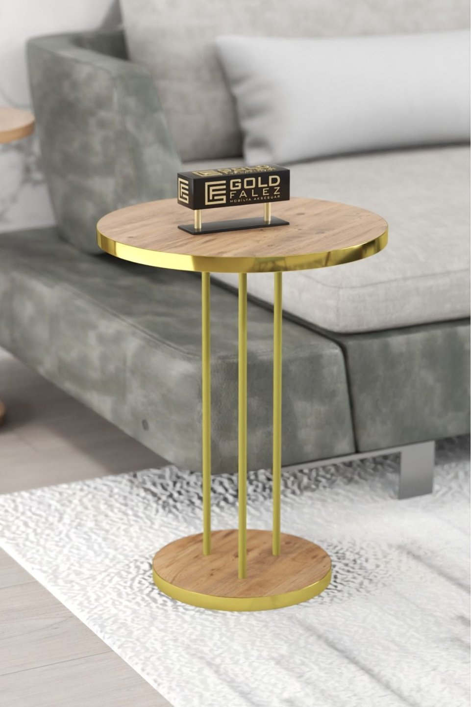 Satztische mit goldenen Metallbeinen 4