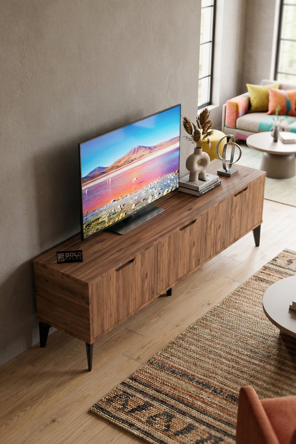 Royal Porta TV 5
