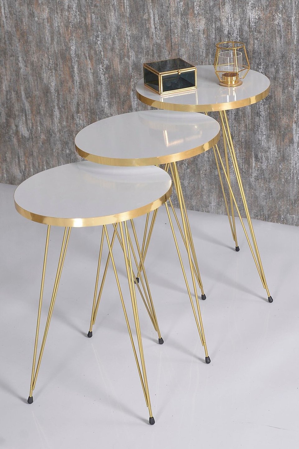 Gold Tel Ayaklı Zigon Sehpa – 3'li set · Beyaz