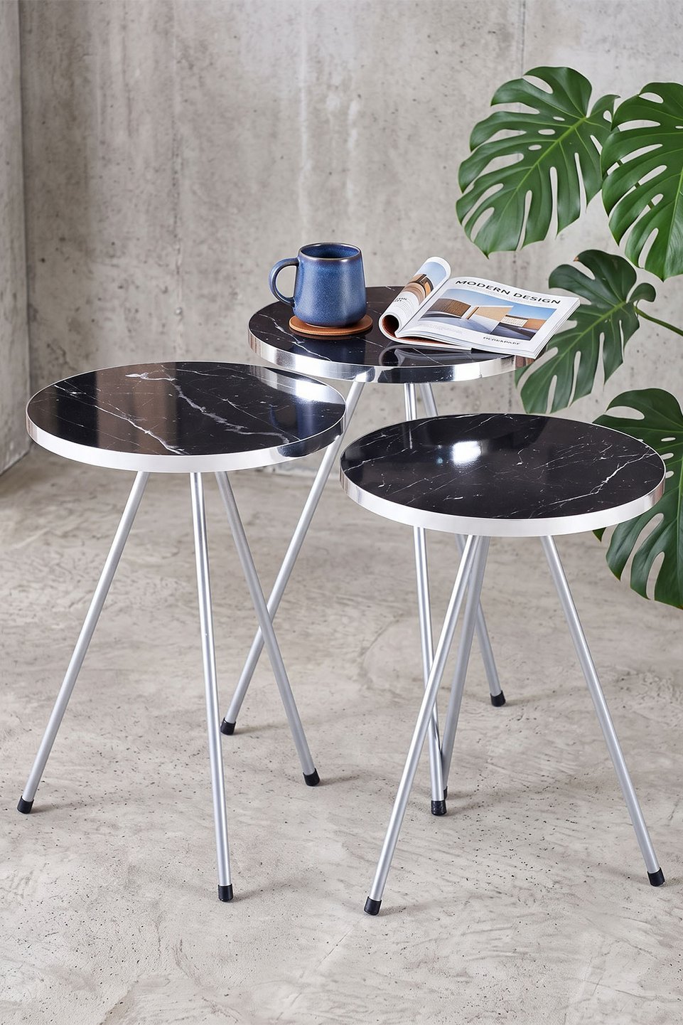 Nesttafels met zilveren metalen poten 2