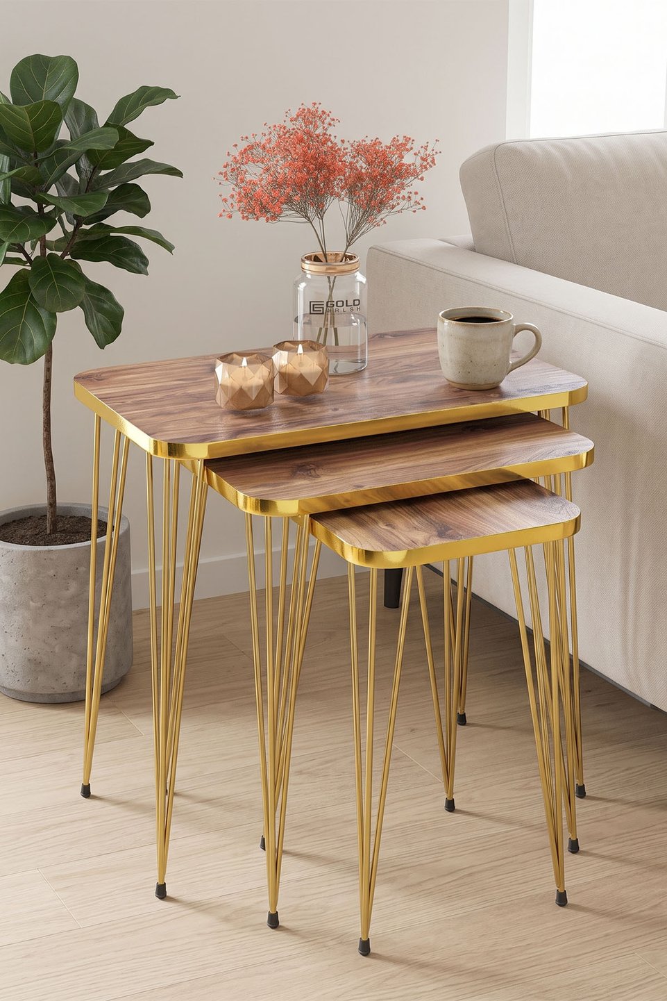 Mesas de encaixe com pés de arame dourado 4