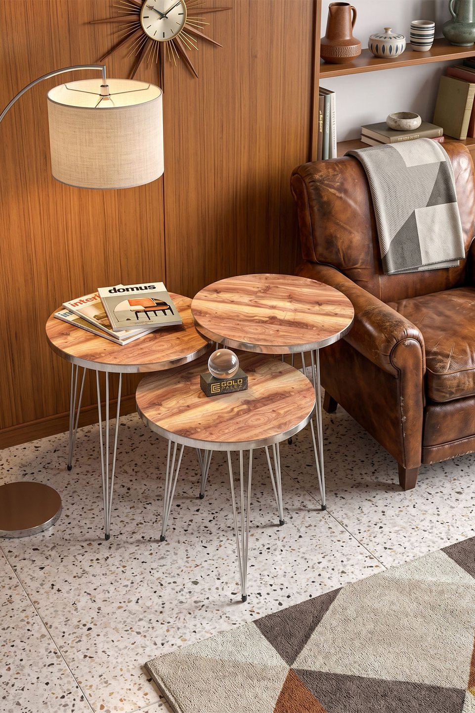 Tavolini a nido con gambe a filo argentato – Set da 3 · Noce