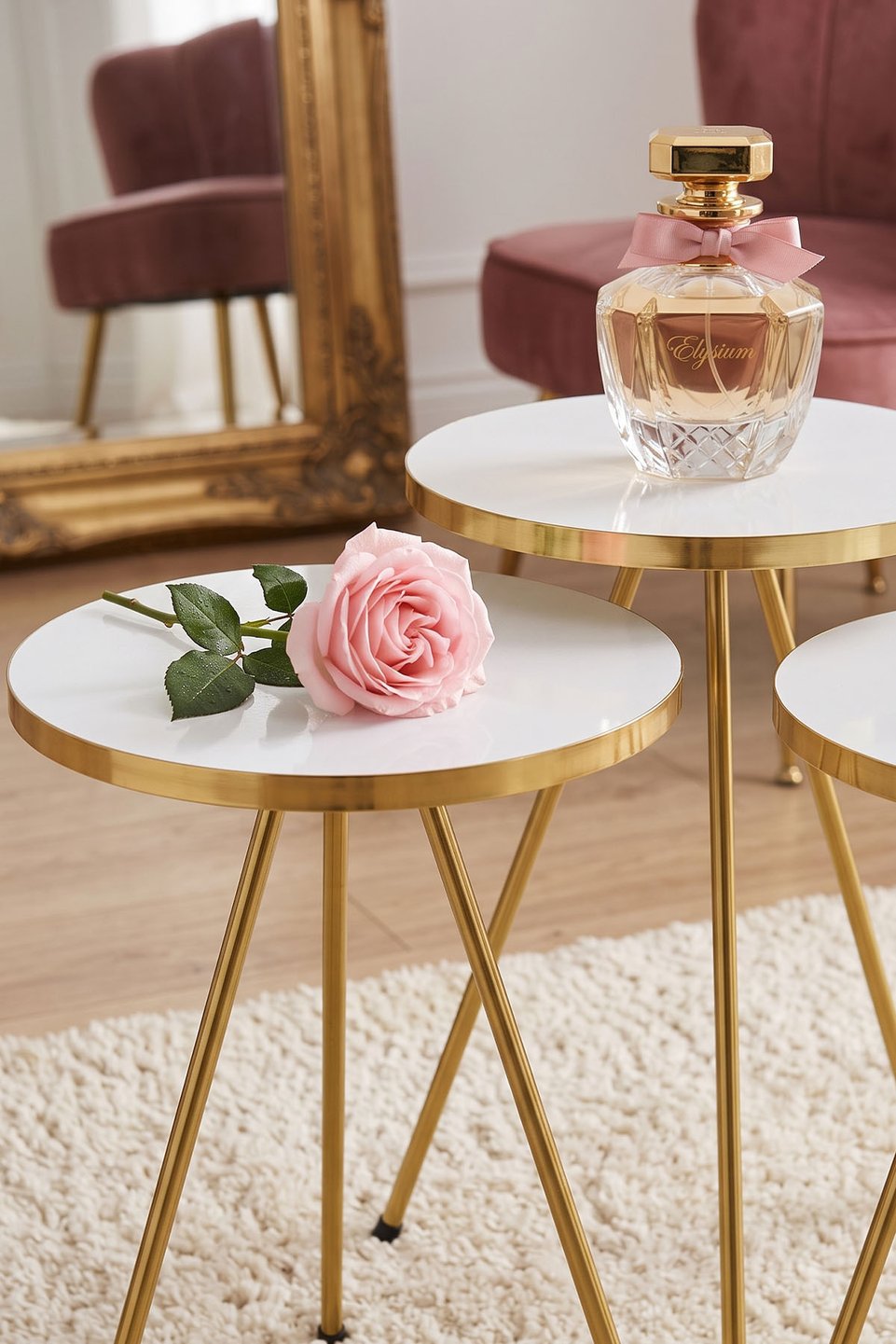 Satztische mit geraden goldenen Beinen 7