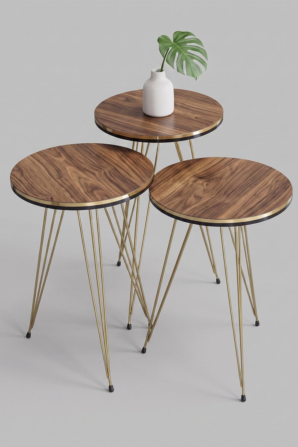 Mesas de encaixe com pés de arame dourado 6