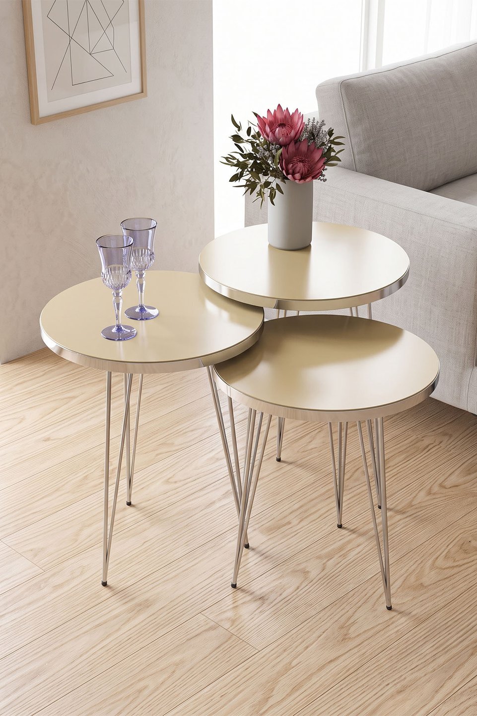 Nesttafels met zilveren draadpoten – Set van 3 · Beige crème