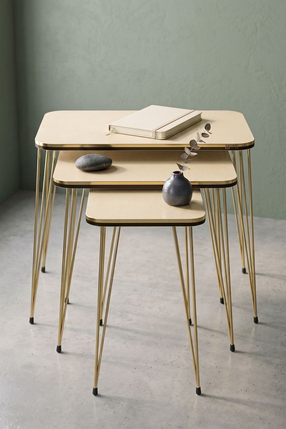 Tavolini a nido con gambe a filo dorato – Set da 3 · Beige crema