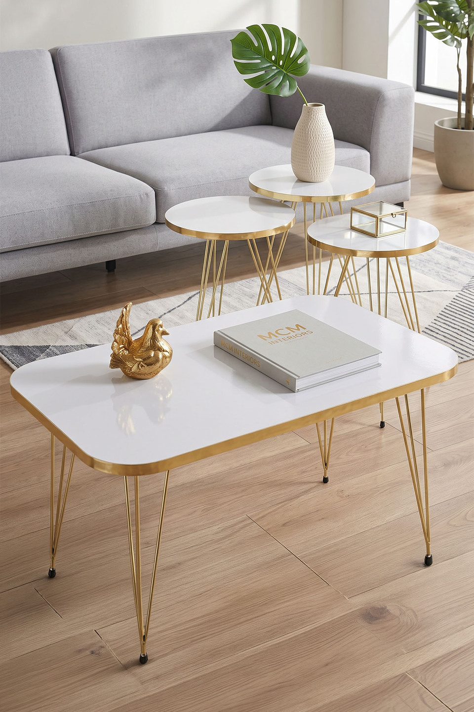 Gold Tel Ayaklı Sehpa Seti – 4'li set · Beyaz