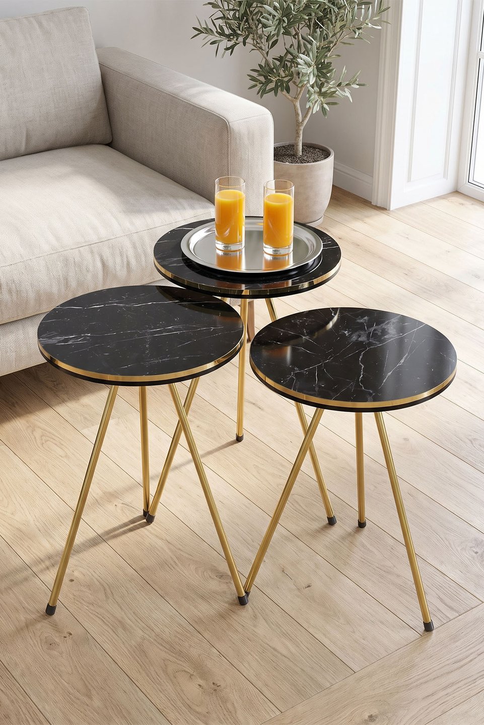 Ensemble de tables à pieds en métal doré 2
